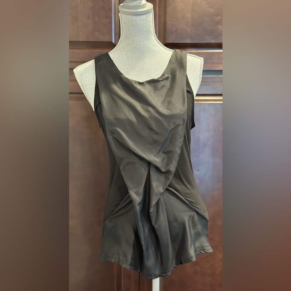 Kaylee Tankus Solid Black Silk & Knit Sleeveless Tank Top shirt size small